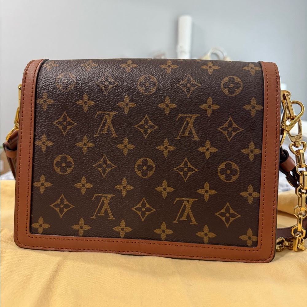 Louis Vuitton Tan and Brown Monogram Crossbody Bag - Picture 5 of 10